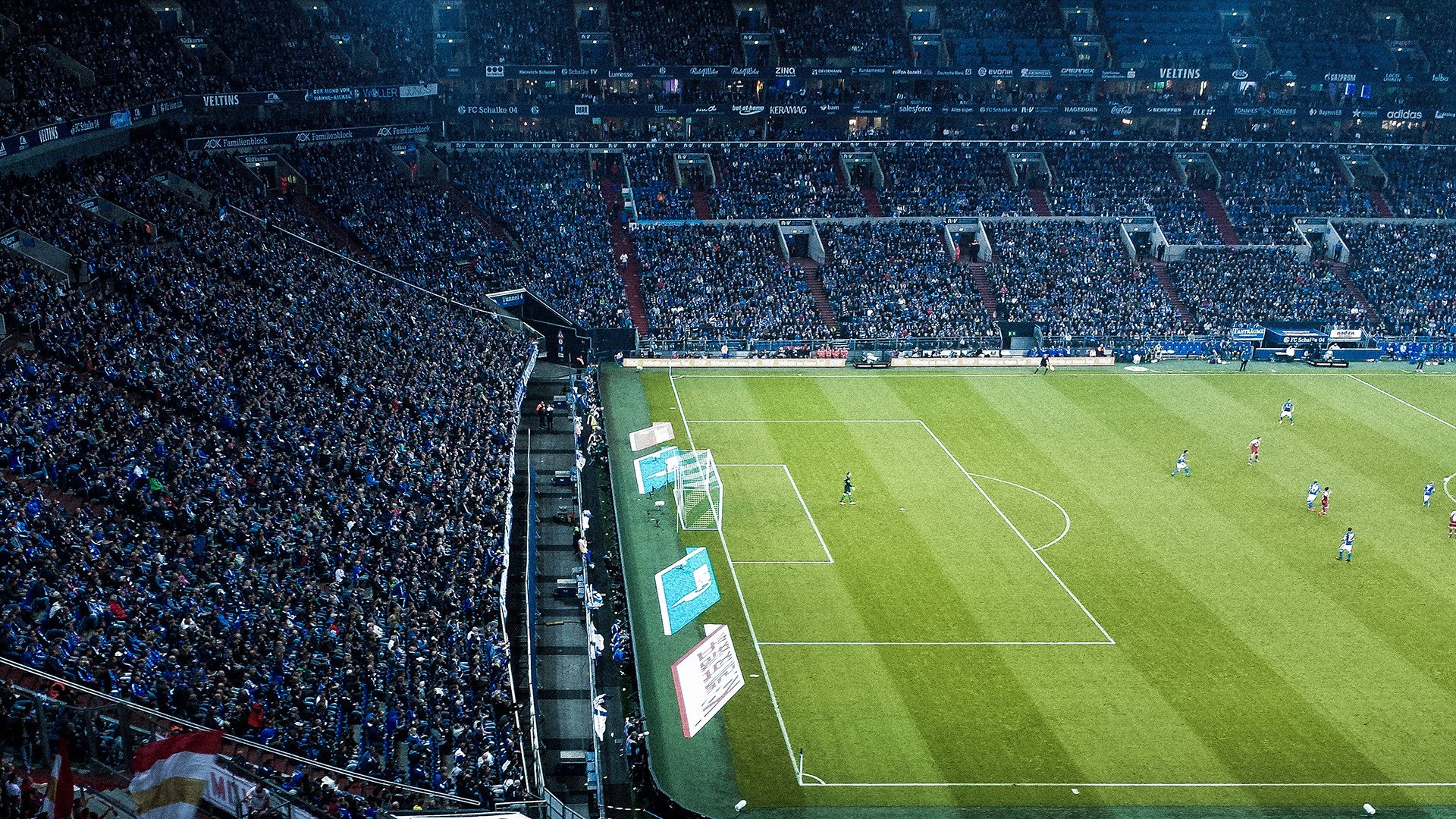 女足世界杯球迷活动丰富多彩，女足世界杯用球遭弃用